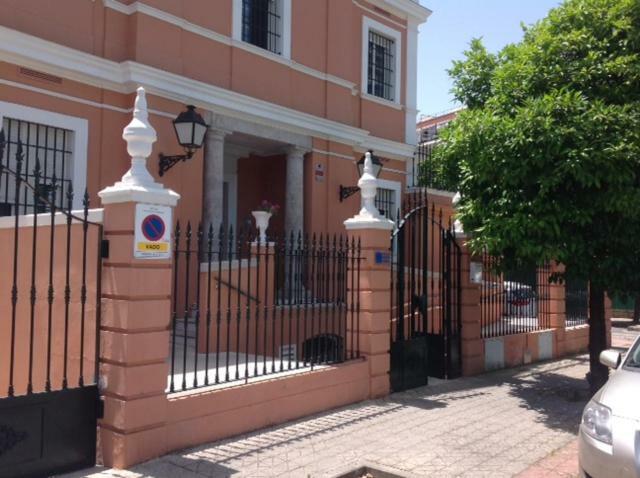 Colegio Mayor Careu - Women Only - University Community Севиля Екстериор снимка
